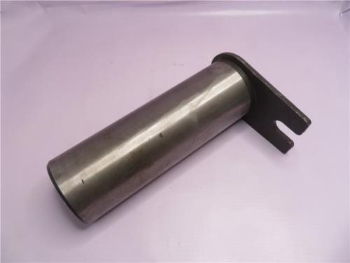 Палец качающегося рычага ковша (к кузову) XCMG ZL50G 130*391