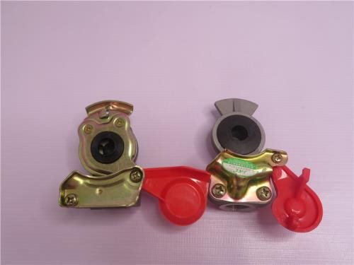 Разъём сцепной воздушный с клапаном 22MM