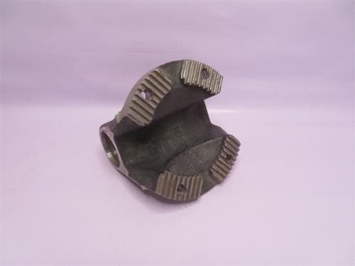 Фланец кардана HOWO D = 165 /крестовина 133*52 /Отверстий = 4