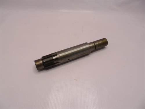 Вал КПП промежуточный правый в сборе HW18709