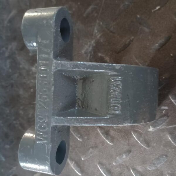 WG9925680011 — Кронштейн переднего стабилизатора на Sitrak C7H Max
